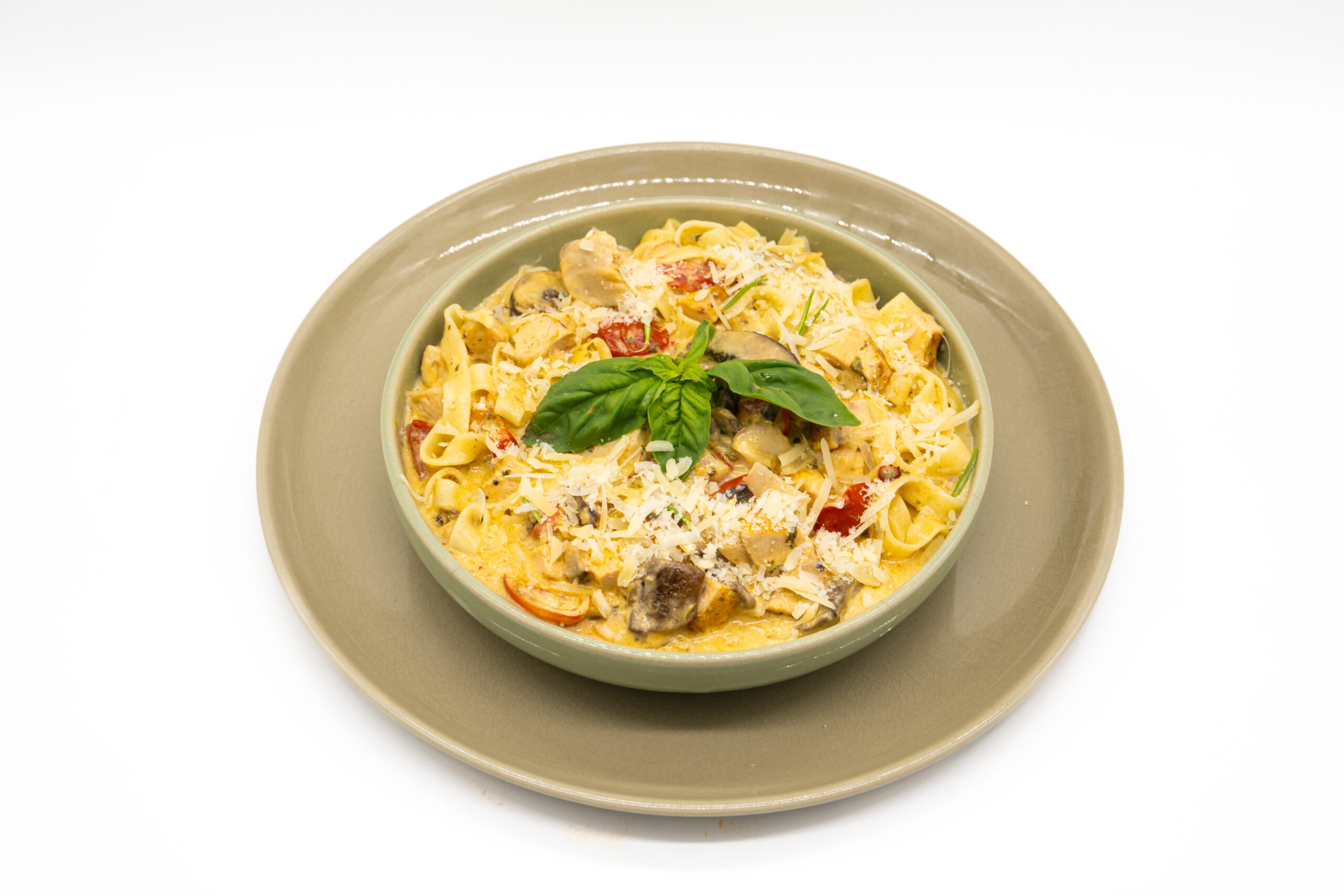 Tagliatelles aux poulet champignons pesto